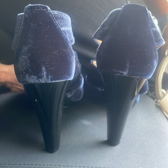 Michael Kors S 9 M Blue velvet zip up heels - Picture 3 of 7